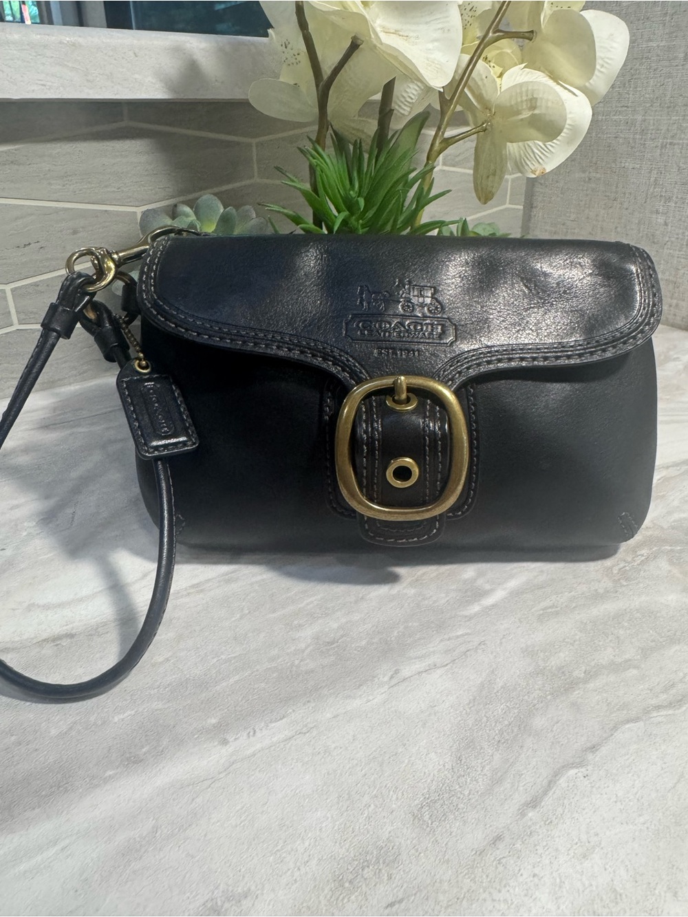 EUC Coach Bleecker Legacy Burnished Leather Wristlet Clutch Brass Buckle w/ COA